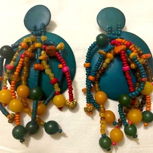 Beautiful vintage earring hand beaded.